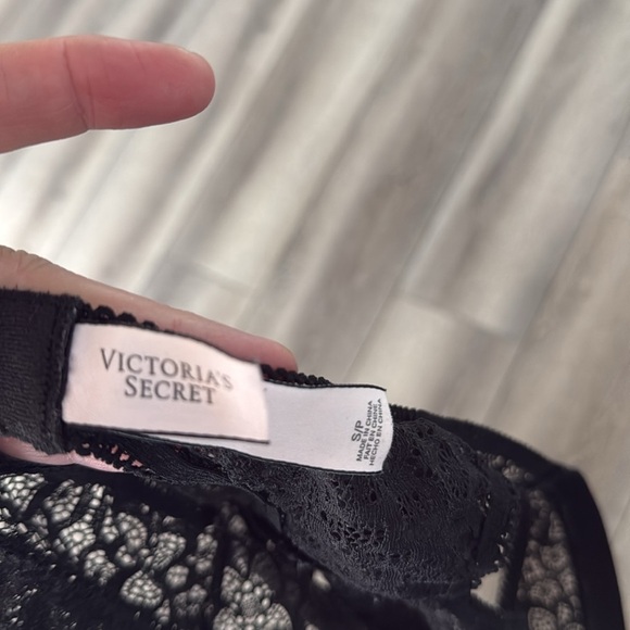 Victoria’s Secret Black Lace Bodysuit small - Picture 4 of 4